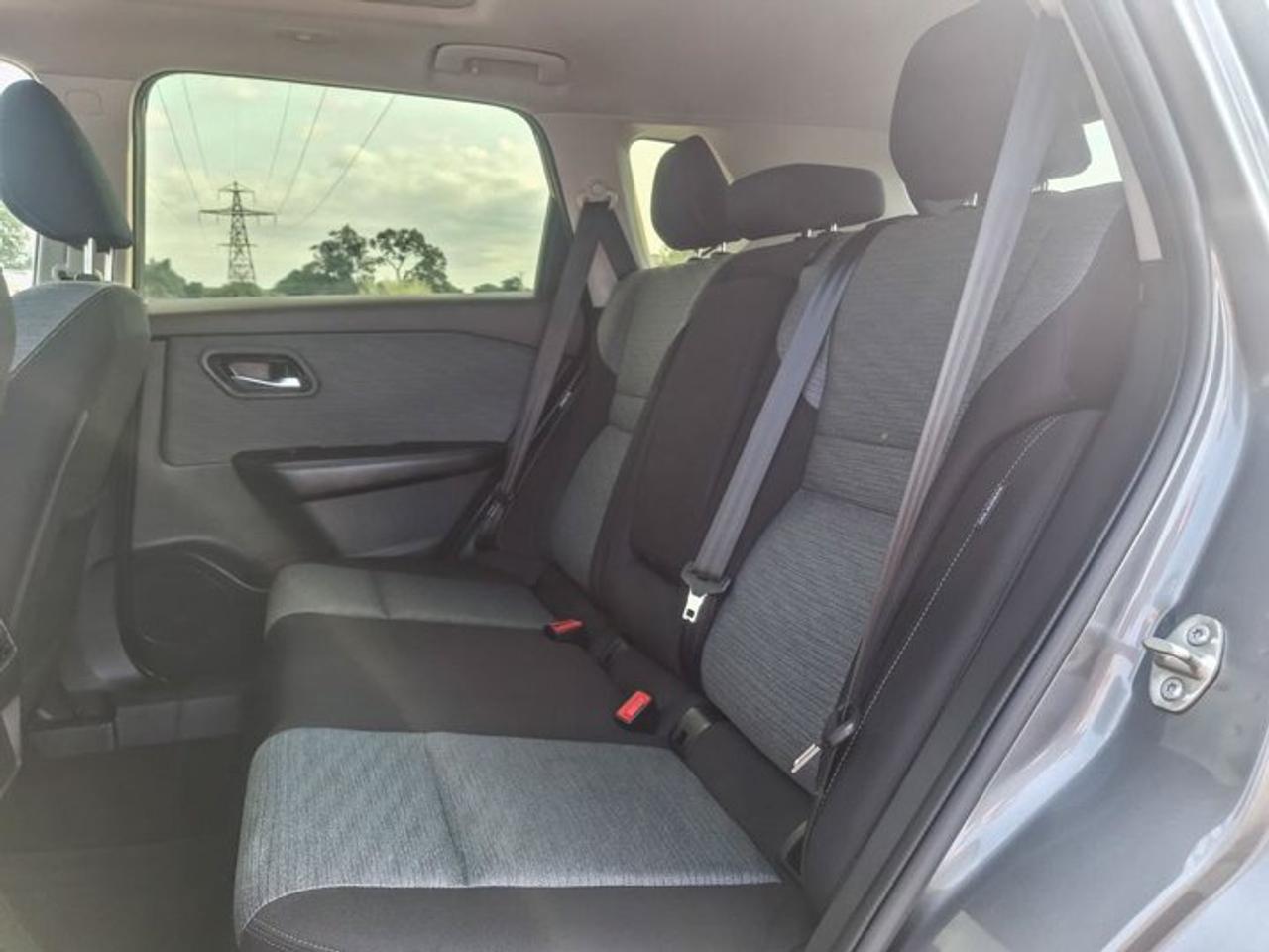 2023 Nissan Rogue SV AWD | Sunroof | 360 Camera | Heated Wheel + Seats | CarPlay + Android | Power Seat | and More ! Photo