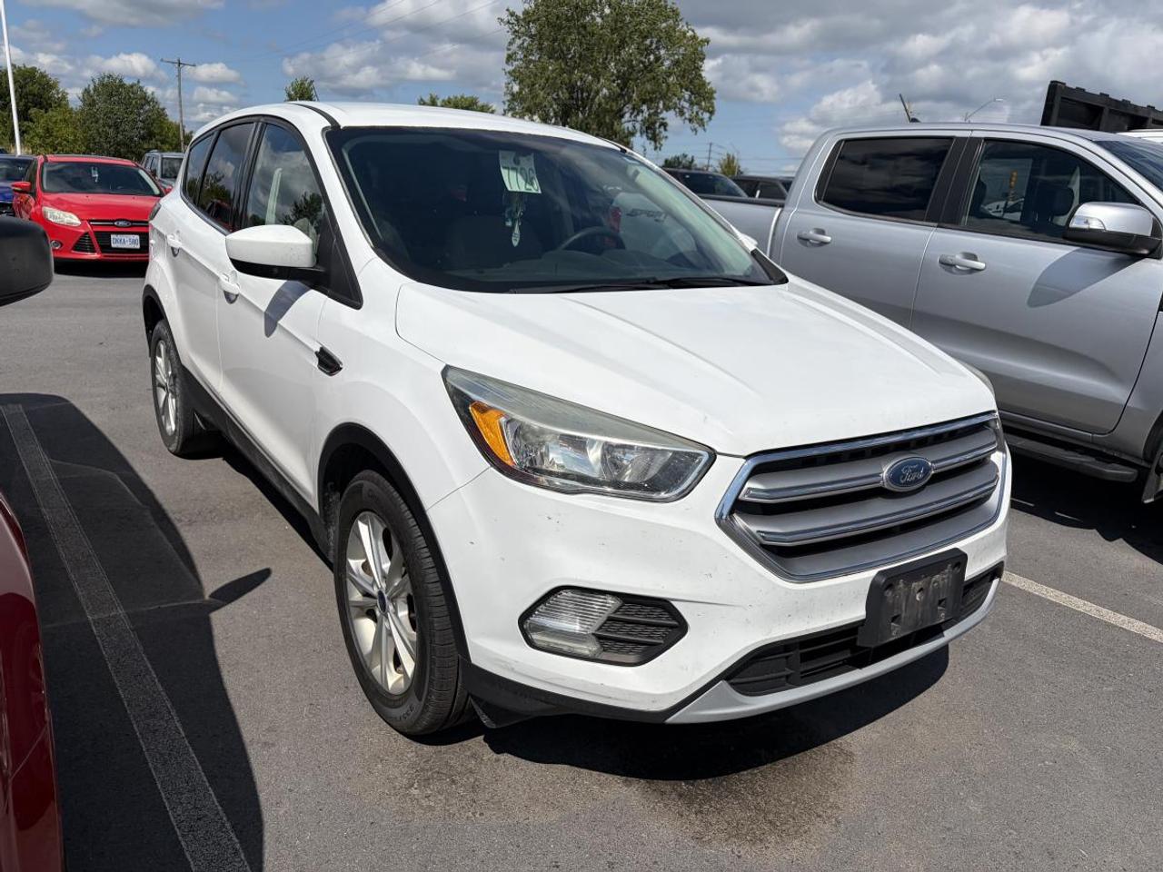 2017 Ford Escape SE Photo2