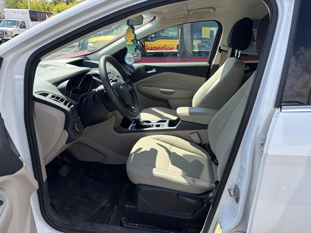 2017 Ford Escape SE Photo