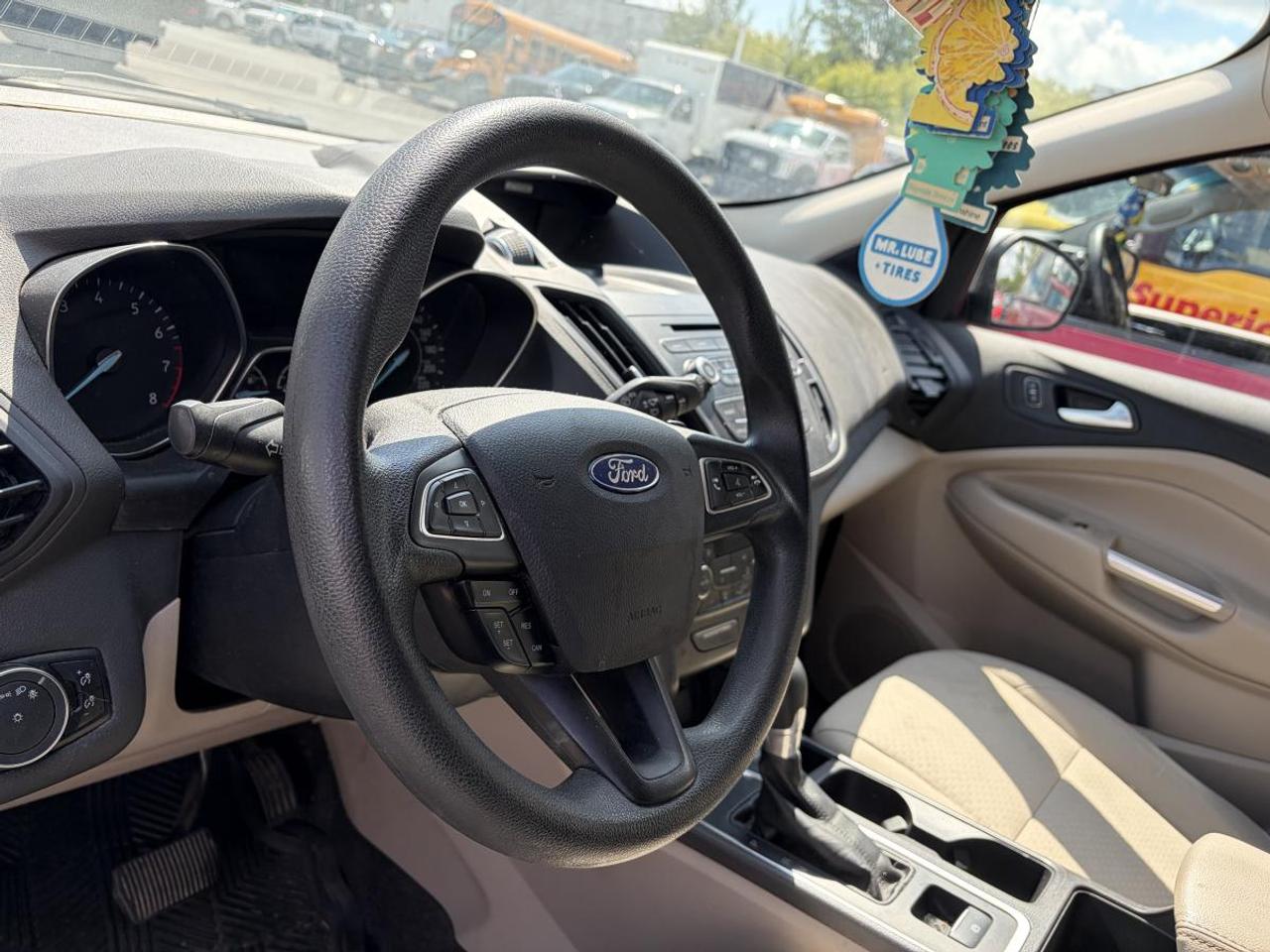2017 Ford Escape SE Photo