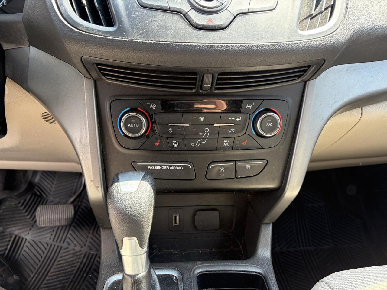 2017 Ford Escape SE Photo