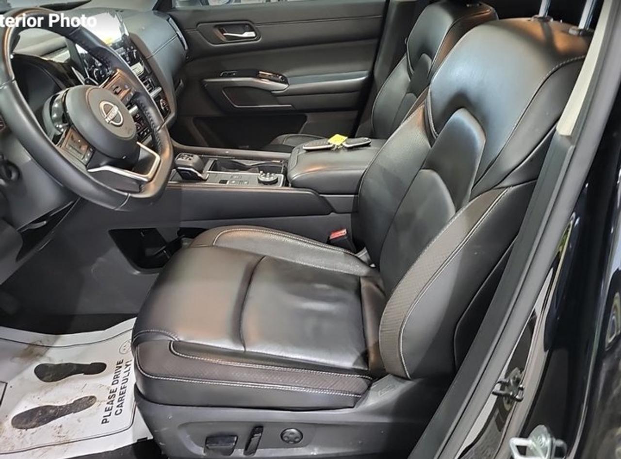 2024 Nissan Pathfinder SL 4WD | Leather | Sunroof | Nav | 360 Camera | Power Seats | Smart Cruise | Remote Start and More ! Photo