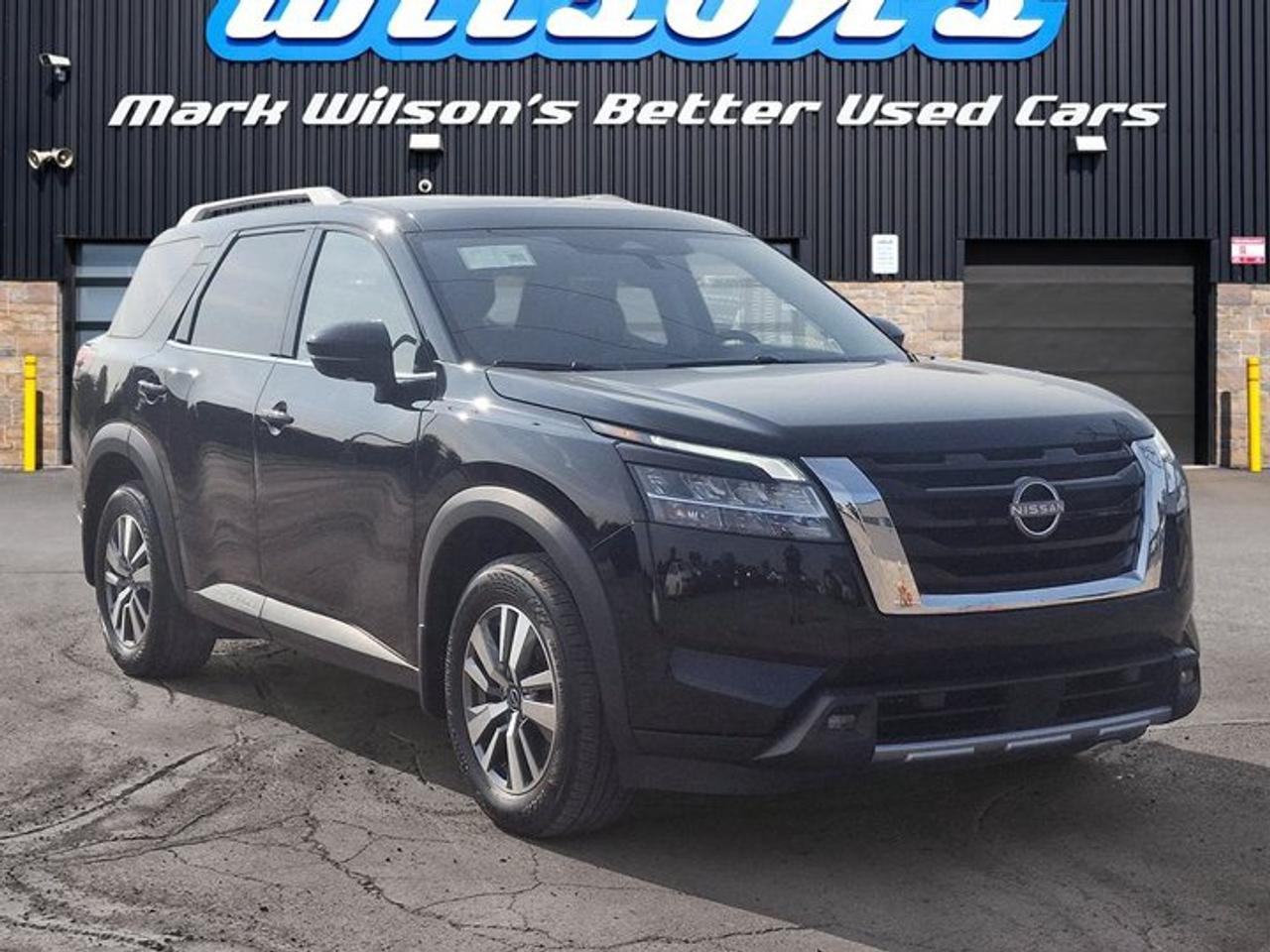 2024 Nissan Pathfinder SL 4WD | Leather | Sunroof | Nav | 360 Camera | Power Seats | Smart Cruise | Remote Start and More ! Photo