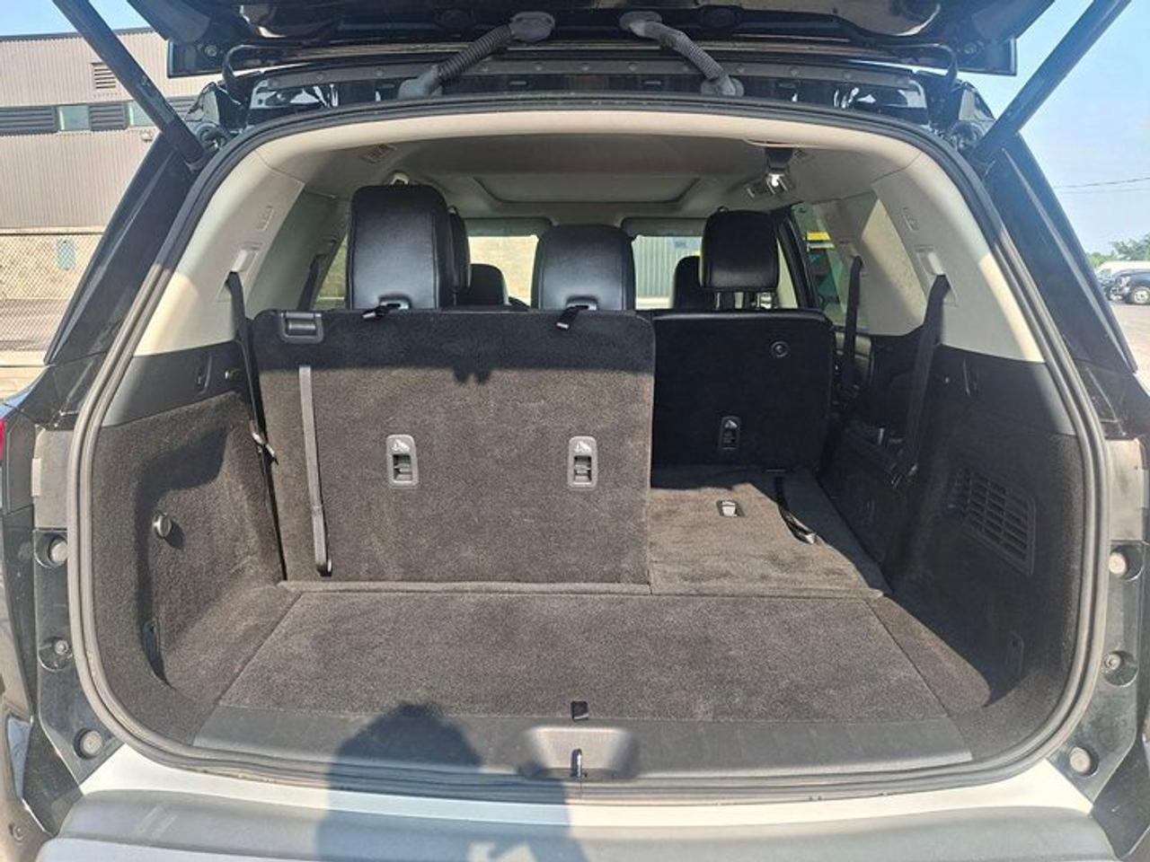 2024 Nissan Pathfinder SL 4WD | Leather | Sunroof | Nav | 360 Camera | Power Seats | Smart Cruise | Remote Start and More ! Photo
