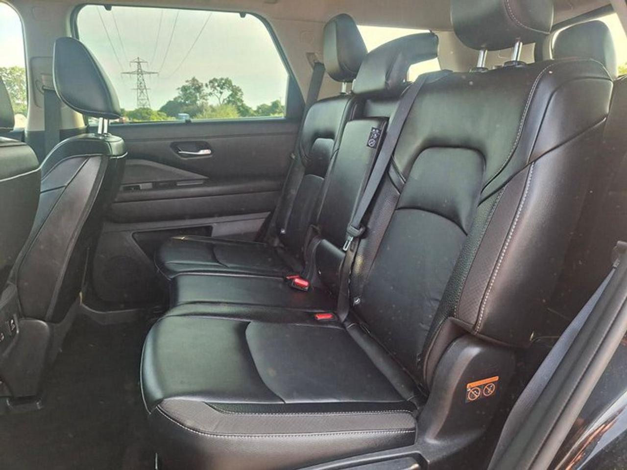 2024 Nissan Pathfinder SL 4WD | Leather | Sunroof | Nav | 360 Camera | Power Seats | Smart Cruise | Remote Start and More ! Photo