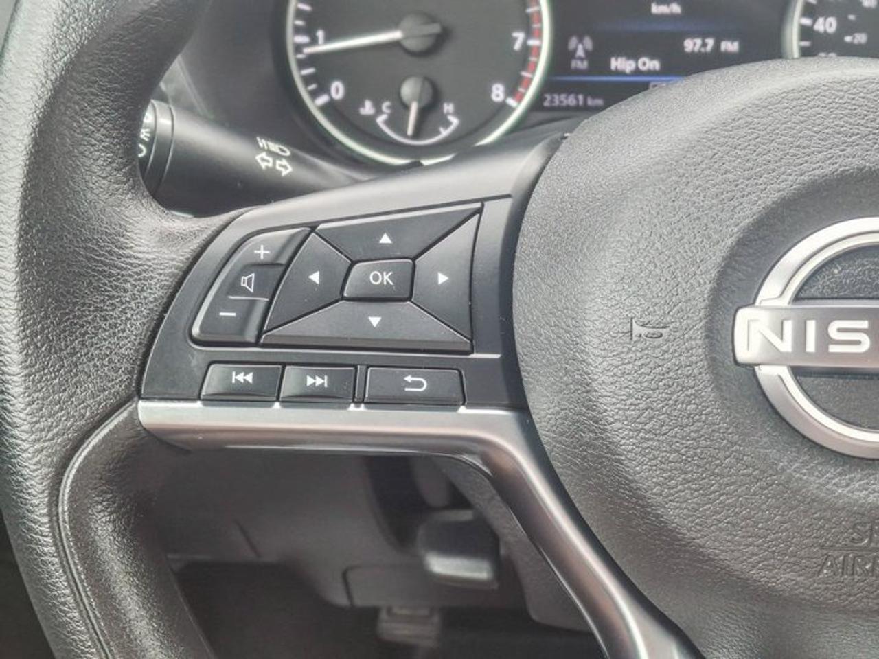 2024 Nissan Sentra SV | Sunroof | Heated Seats | CarPlay + Android | Rear Camera | Alloy Wheels | and More ! Photo