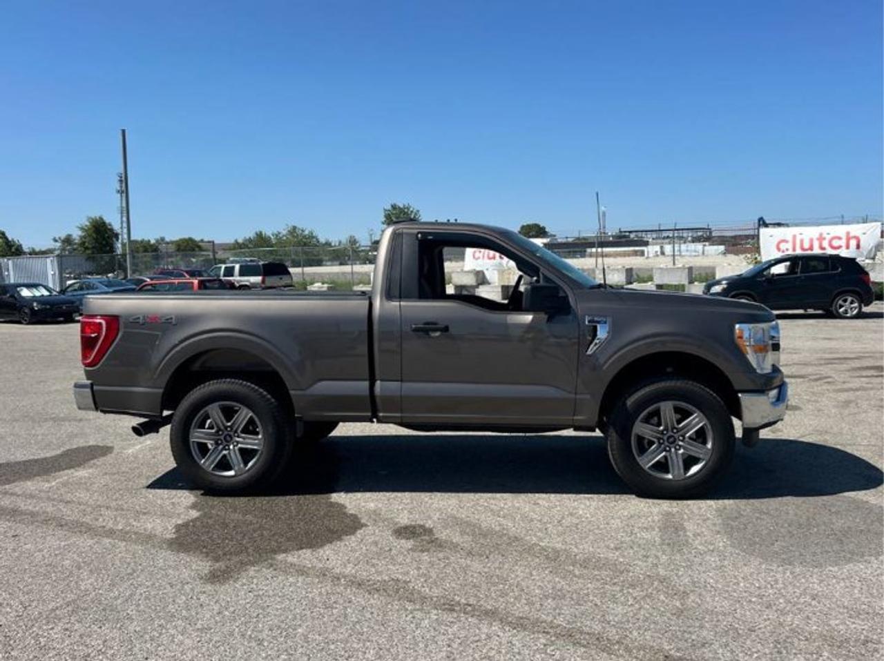 2022 Ford F-150 XLT 4x4 Regular Cab | 5.0L V8! | Remote Start | Power Seats | Trailer Brake | AC and More ! Photo