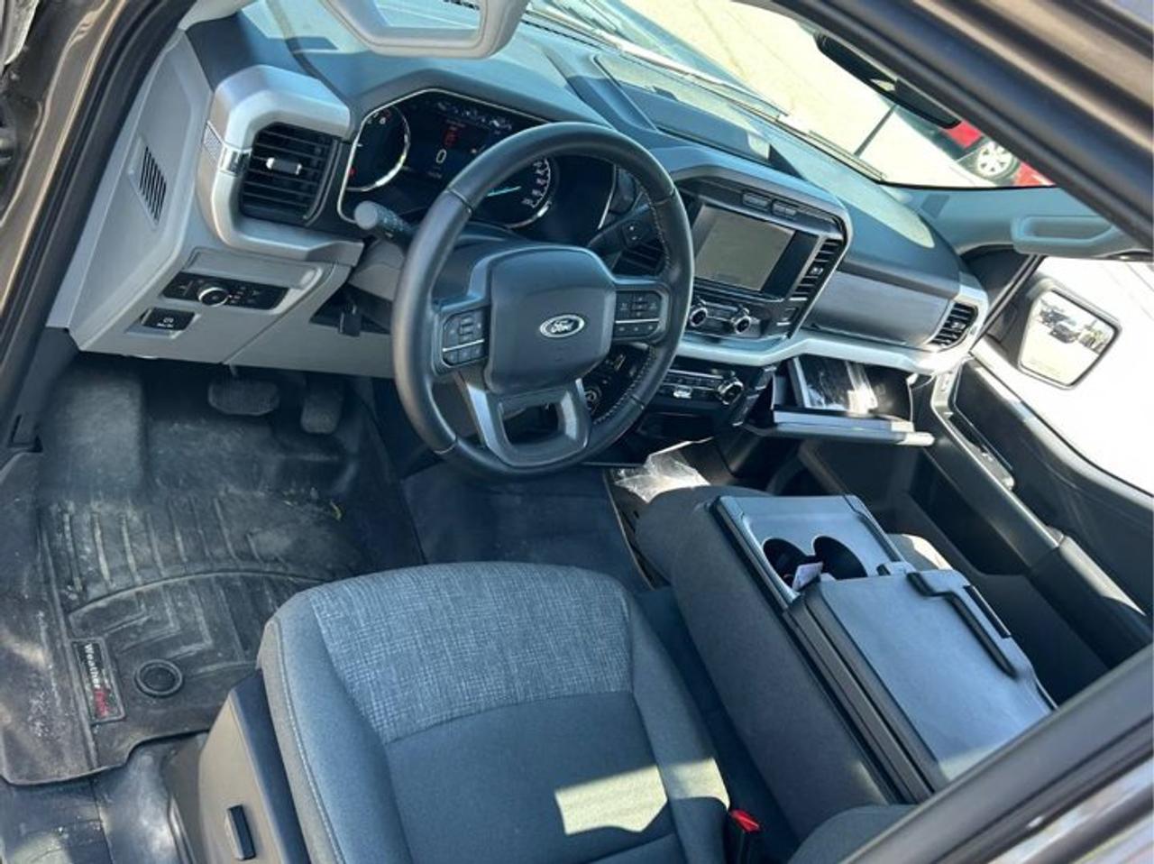 2022 Ford F-150 XLT 4x4 Regular Cab | 5.0L V8! | Remote Start | Power Seats | Trailer Brake | AC and More ! Photo