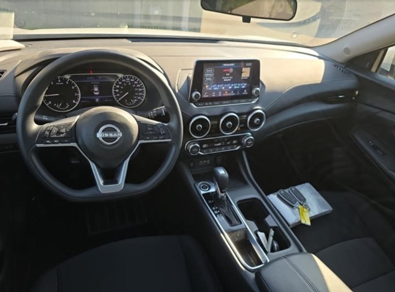 2024 Nissan Sentra SV | Sunroof | Heated Seats | CarPlay + Android | Rear Camera | Alloy Wheels and More ! Photo2