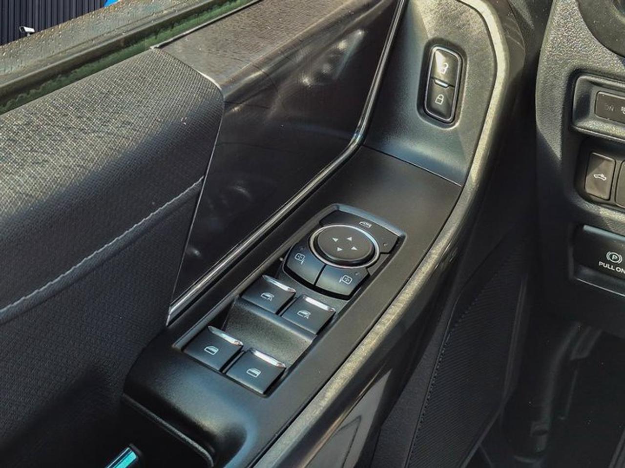 2022 Ford F-150 XLT Crew 4X4 | 5.0L V8 | 302A | Sport | Heated Bucket Seats | Spray-in Liner | Remote Start & More ! Photo