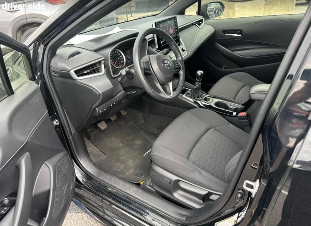 2022 Toyota Corolla Hatchback SE Upgrade | Manual | 18" Alloys | Heated Seats | Adaptive Cruise | CarPlay | Rear Cam | and More ! Photo