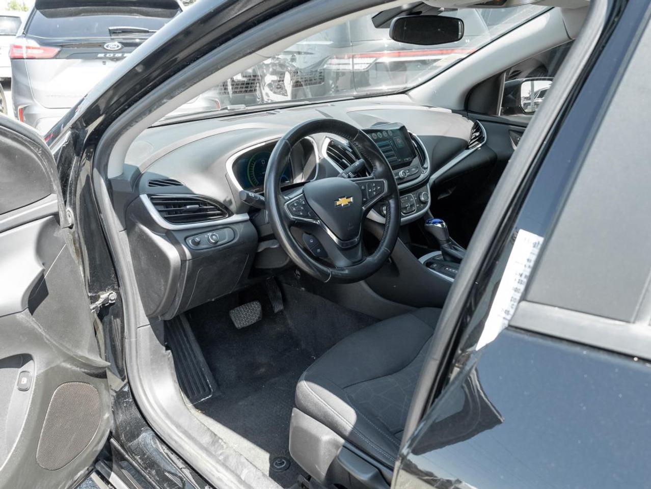 2018 Chevrolet Volt LT Photo