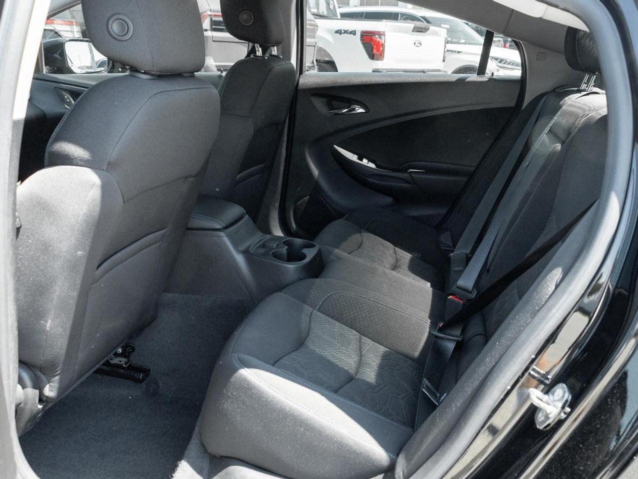 2018 Chevrolet Volt LT Photo