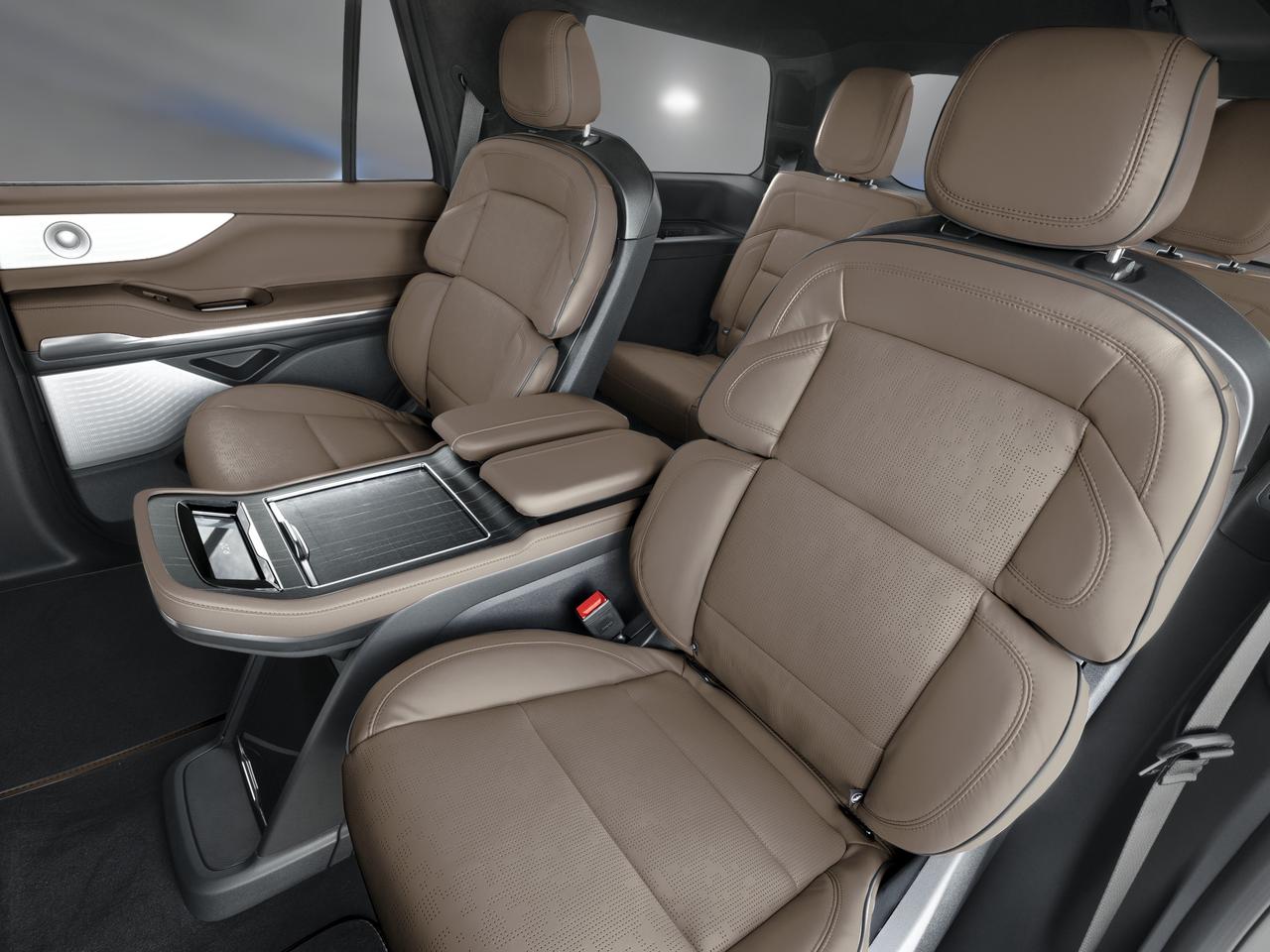 2027 Lincoln Navigator BLACK LABEL Photo
