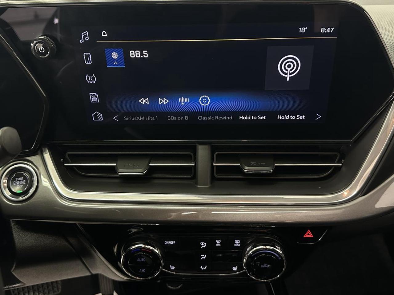 2025 Chevrolet Trax FWD 4dr ACTIV Photo