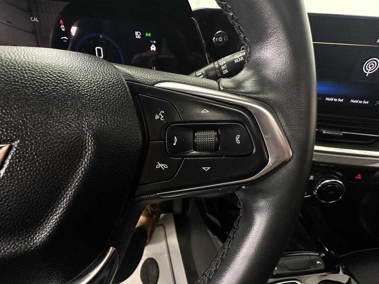 2025 Chevrolet Trax FWD 4dr ACTIV Photo