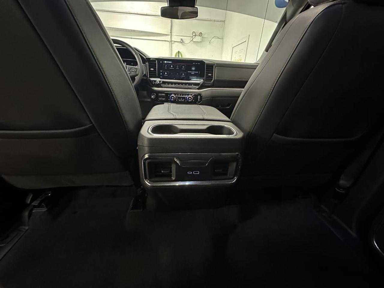 2025 GMC Sierra 1500 4WD Crew Cab 157" Elevation Photo