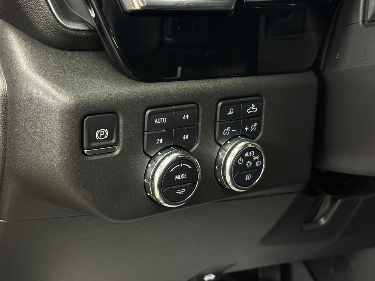 2025 GMC Sierra 1500 4WD Crew Cab 157" Elevation Photo
