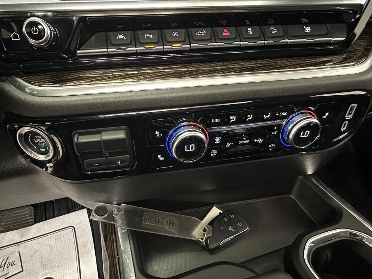 2025 GMC Sierra 1500 4WD Crew Cab 157" Elevation Photo