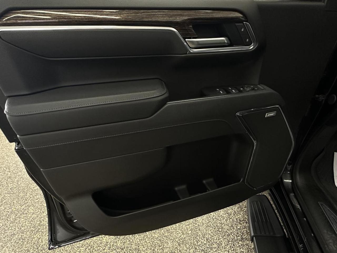 2025 GMC Sierra 1500 4WD Crew Cab 157" Elevation Photo