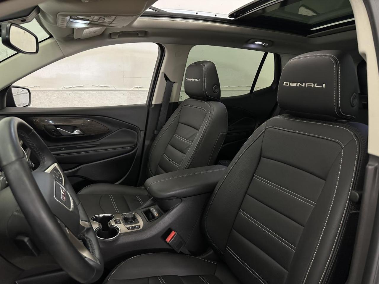 2024 GMC Terrain Awd 4dr Denali Photo