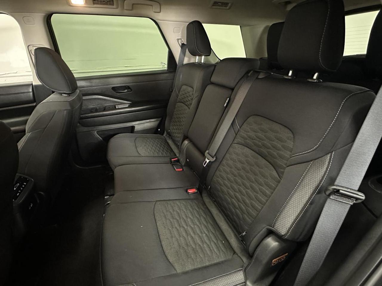 2024 Nissan Pathfinder SV 4WD Photo
