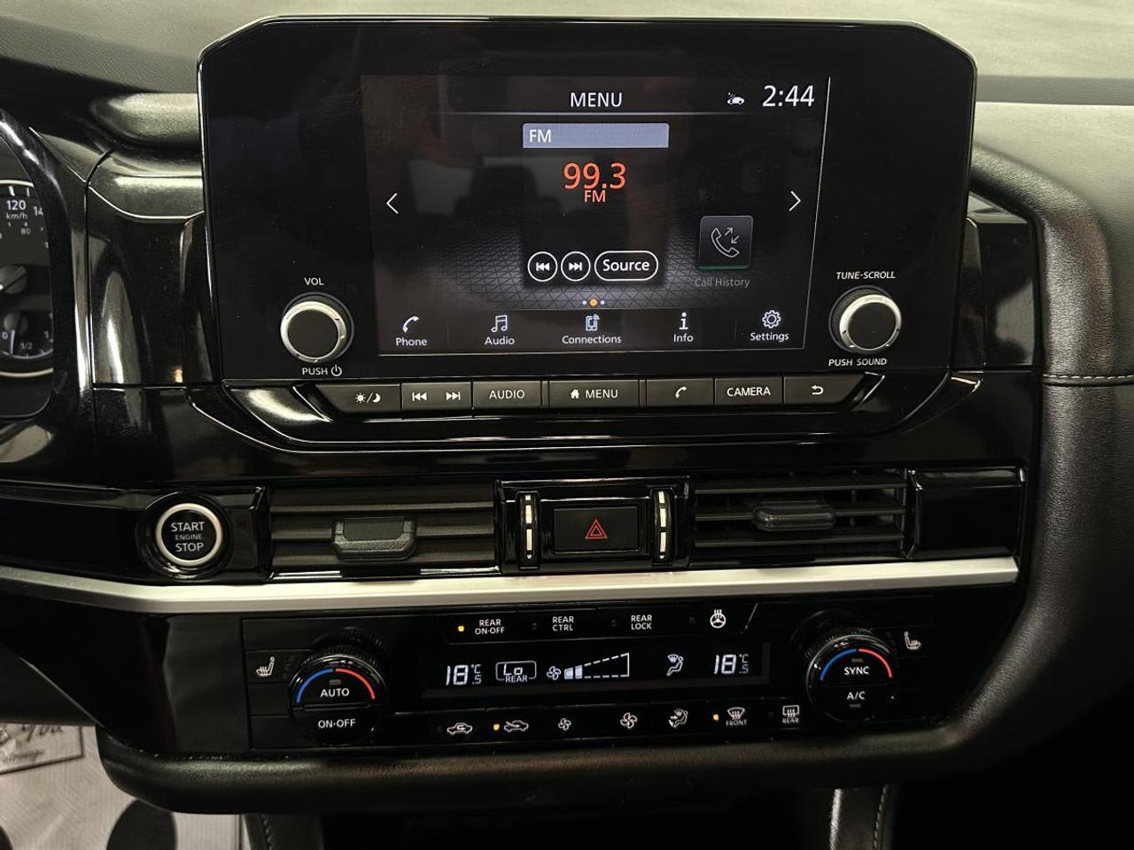 2024 Nissan Pathfinder SV 4WD Photo