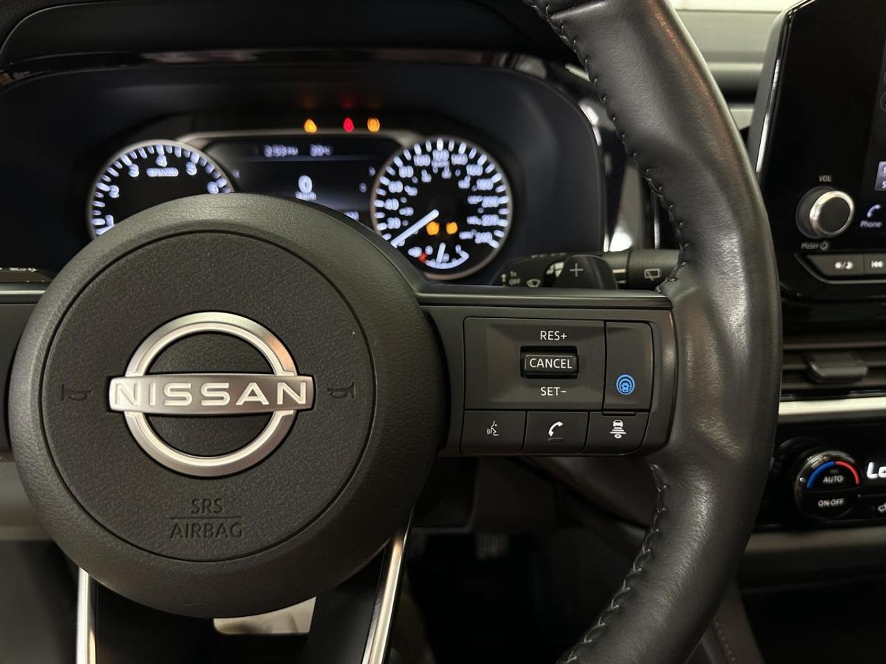 2024 Nissan Pathfinder SV 4WD Photo