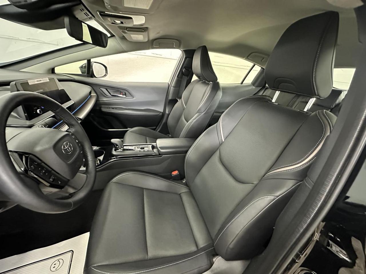 2024 Toyota Prius XLE AWD - HYBRID/GPS/CAR PLAY/DIRECT OFF TOYOTA LEASE! Photo