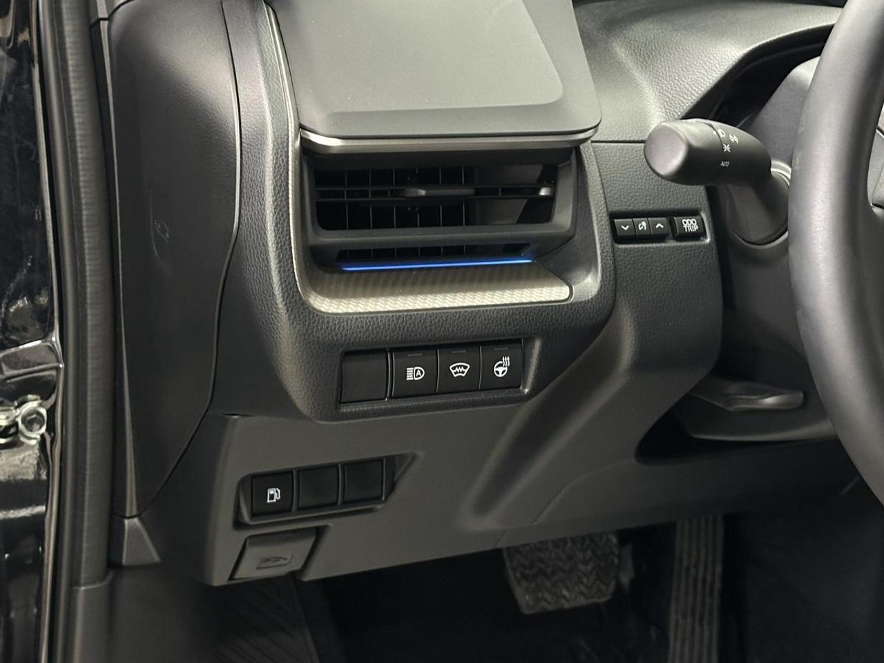 2024 Toyota Prius XLE AWD - HYBRID/GPS/CAR PLAY/DIRECT OFF TOYOTA LEASE! Photo