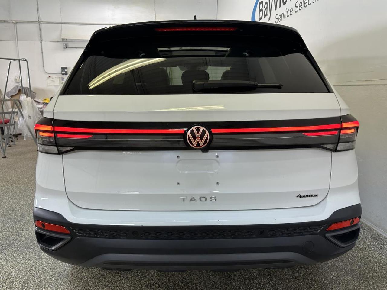 2025 Volkswagen Taos Comfortline Black Edition 4MOTION Photo
