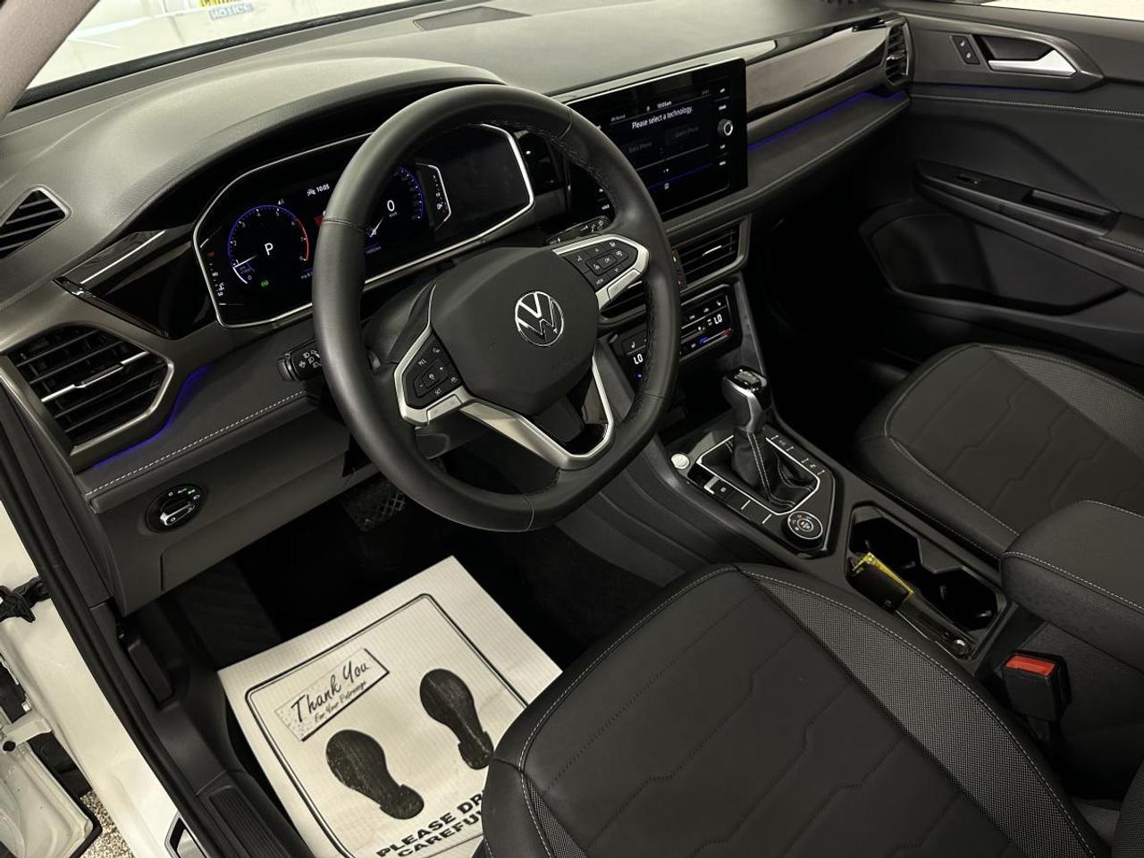 2025 Volkswagen Taos Comfortline Black Edition 4MOTION Photo
