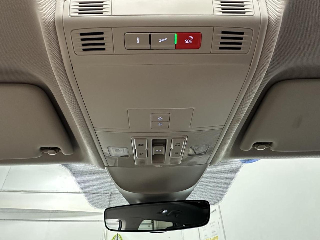 2025 Volkswagen Taos Comfortline Black Edition 4MOTION Photo