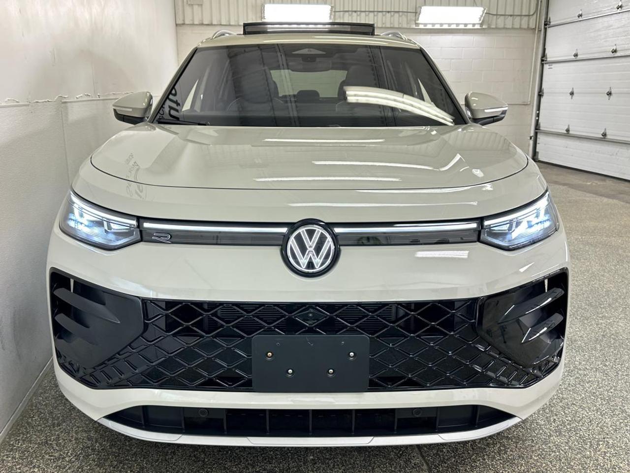 2025 Volkswagen Tiguan HIGHLINE R-LINE 4MOTION Photo