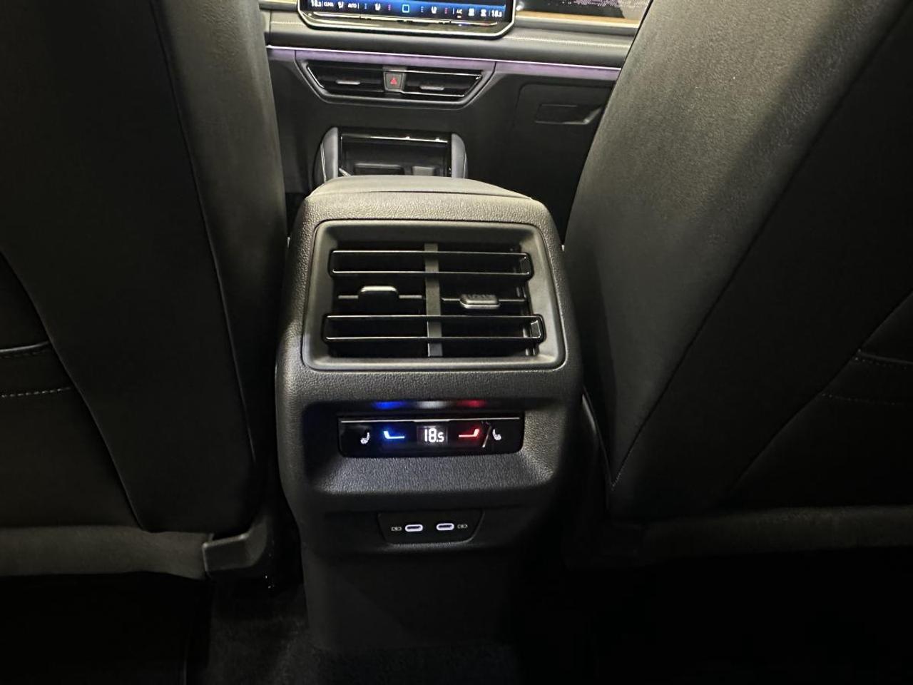 2025 Volkswagen Tiguan HIGHLINE R-LINE 4MOTION Photo
