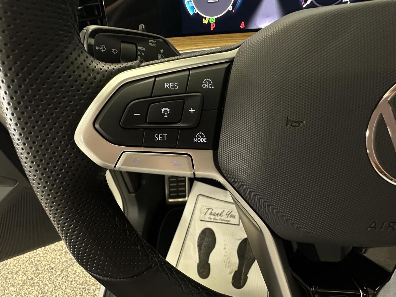 2025 Volkswagen Tiguan HIGHLINE R-LINE 4MOTION Photo