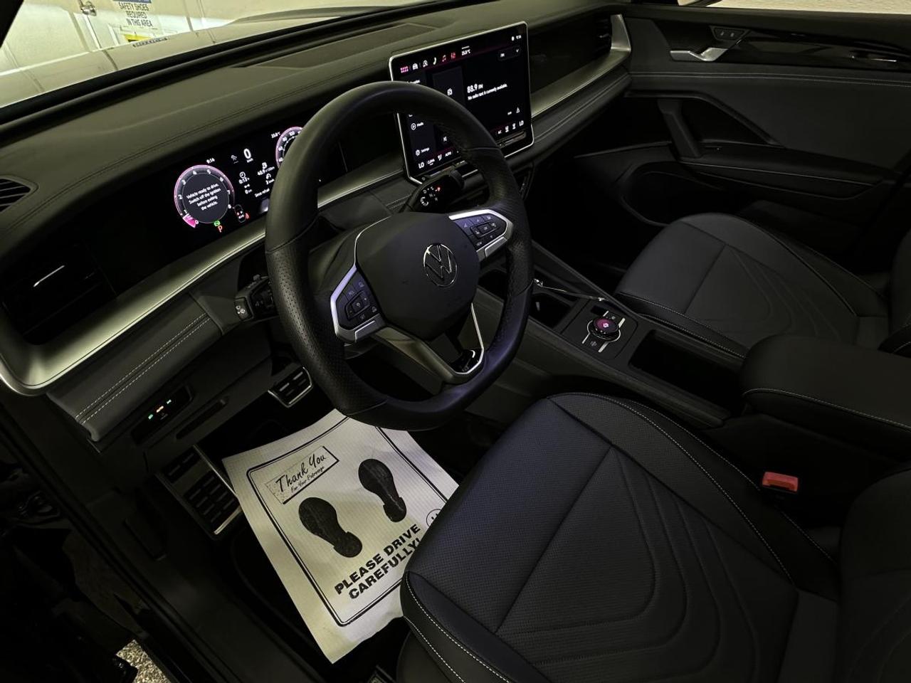 2026 Volkswagen Tiguan Comfortline R-Line Black Edition 4MOTION Photo