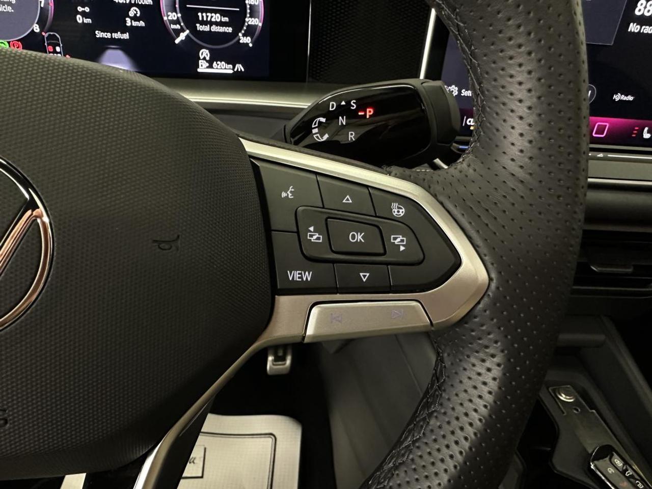 2026 Volkswagen Tiguan Comfortline R-Line Black Edition 4MOTION Photo