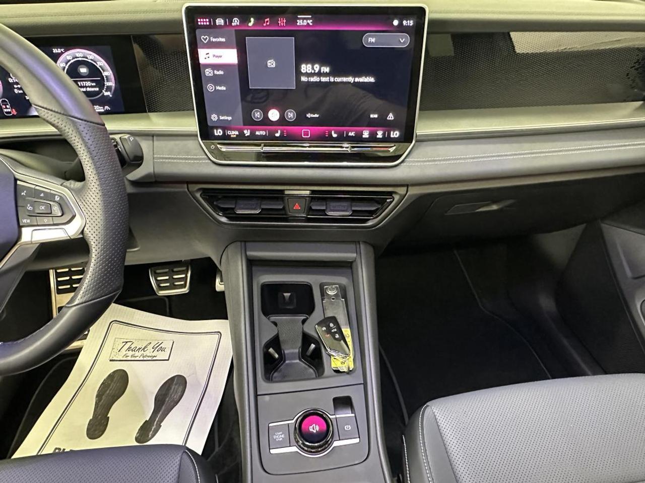 2026 Volkswagen Tiguan Comfortline R-Line Black Edition 4MOTION Photo
