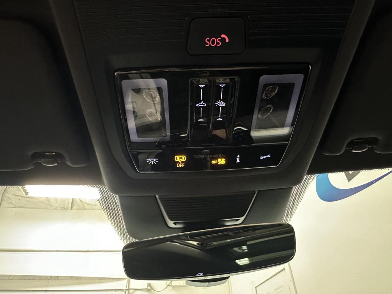 2026 Volkswagen Tiguan Comfortline R-Line Black Edition 4MOTION Photo