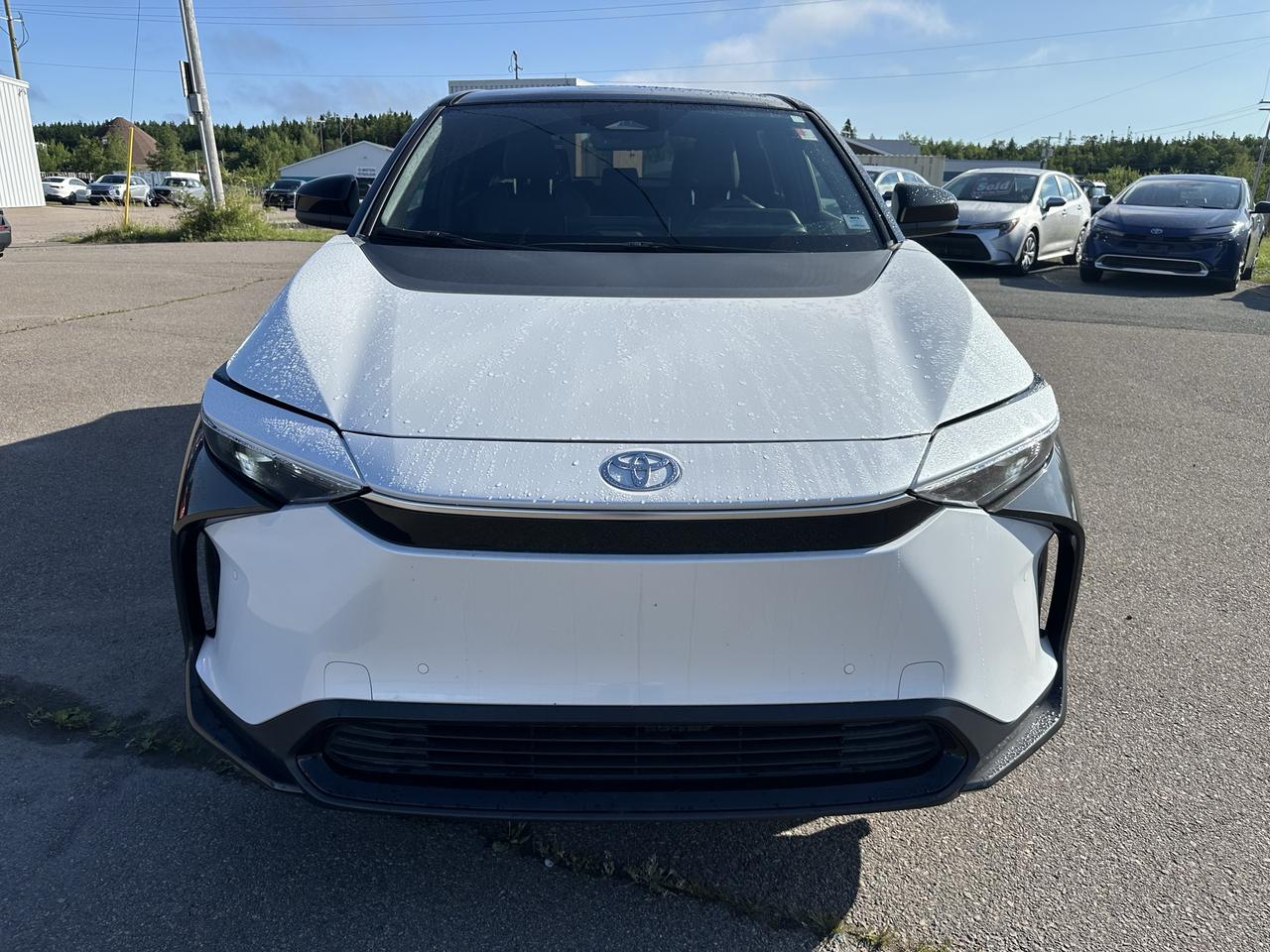 2023 Toyota bZ4X XLE Photo1