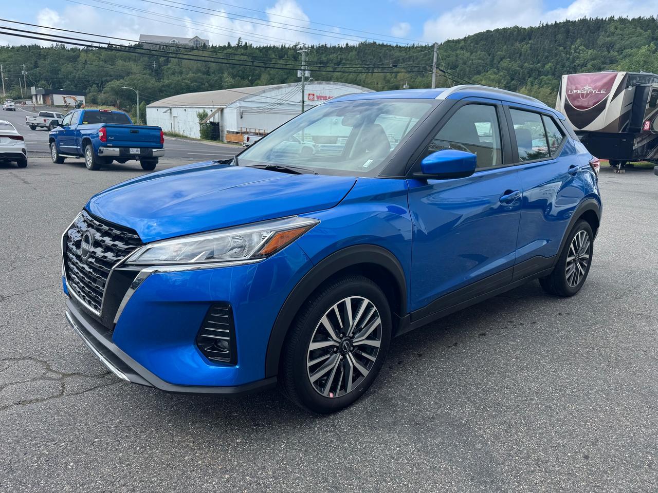2025 Nissan Kicks Play SV FWD - Photo #1