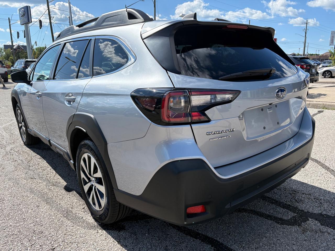 2024 Subaru Outback Touring Photo