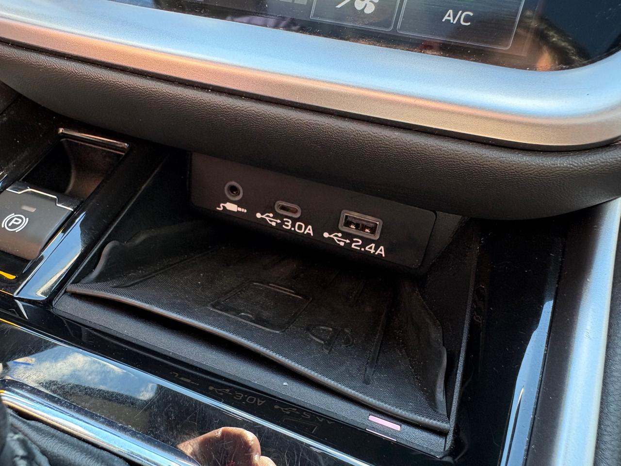 2024 Subaru Outback Touring Photo