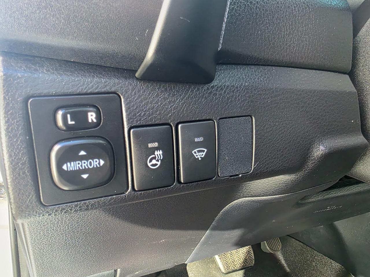 2017 Toyota Corolla SE ONE OWNER | ACCIDENT FREE | Sunroof | Backup Camera Photo