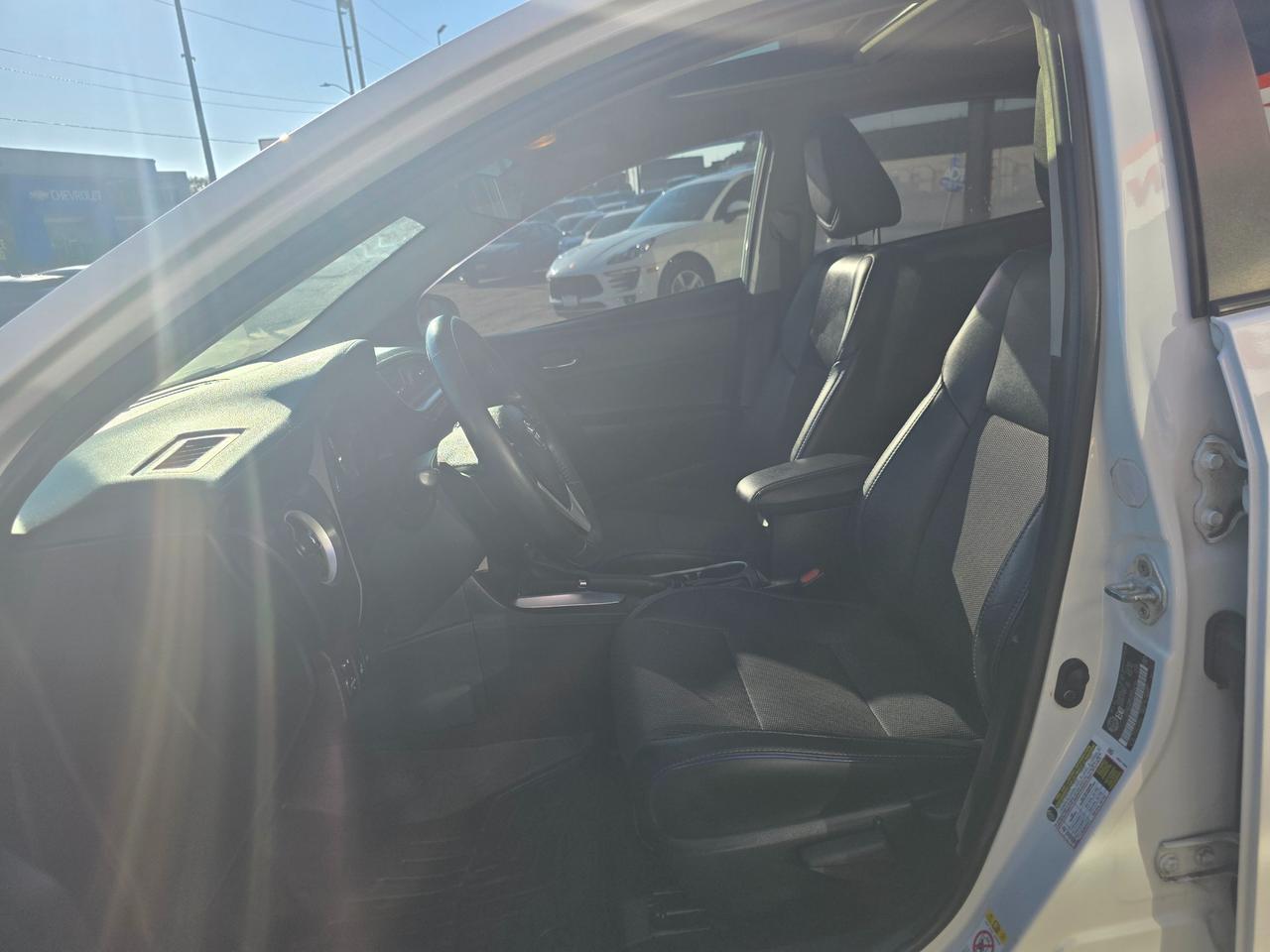 2017 Toyota Corolla SE ONE OWNER | ACCIDENT FREE | Sunroof | Backup Camera Photo