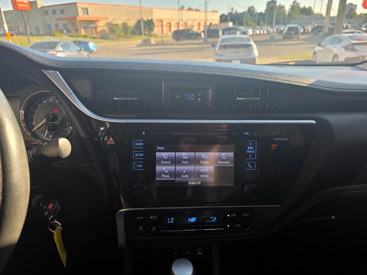 2017 Toyota Corolla SE ONE OWNER | ACCIDENT FREE | Sunroof | Backup Camera Photo