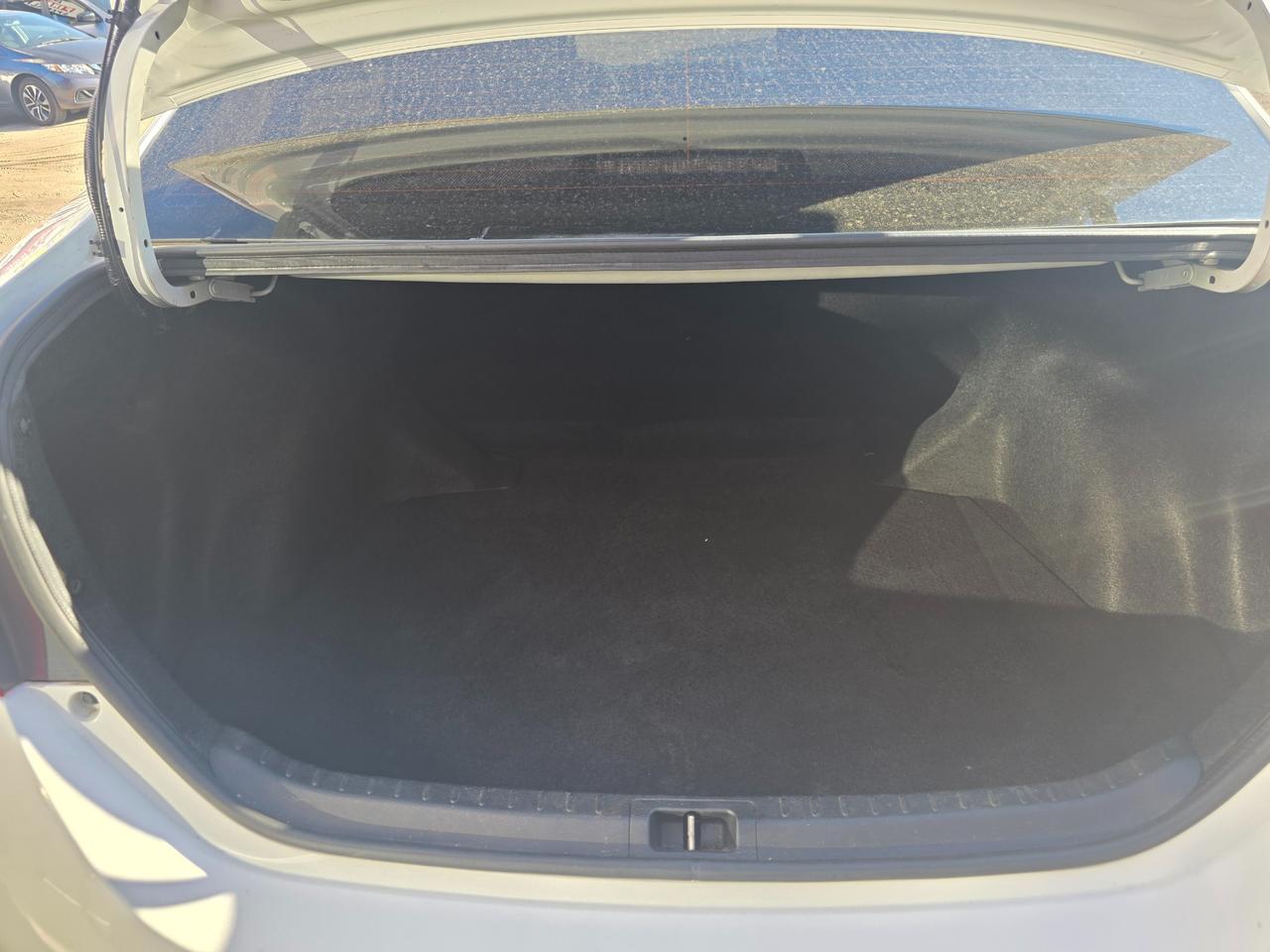 2017 Toyota Corolla SE ONE OWNER | ACCIDENT FREE | Sunroof | Backup Camera Photo