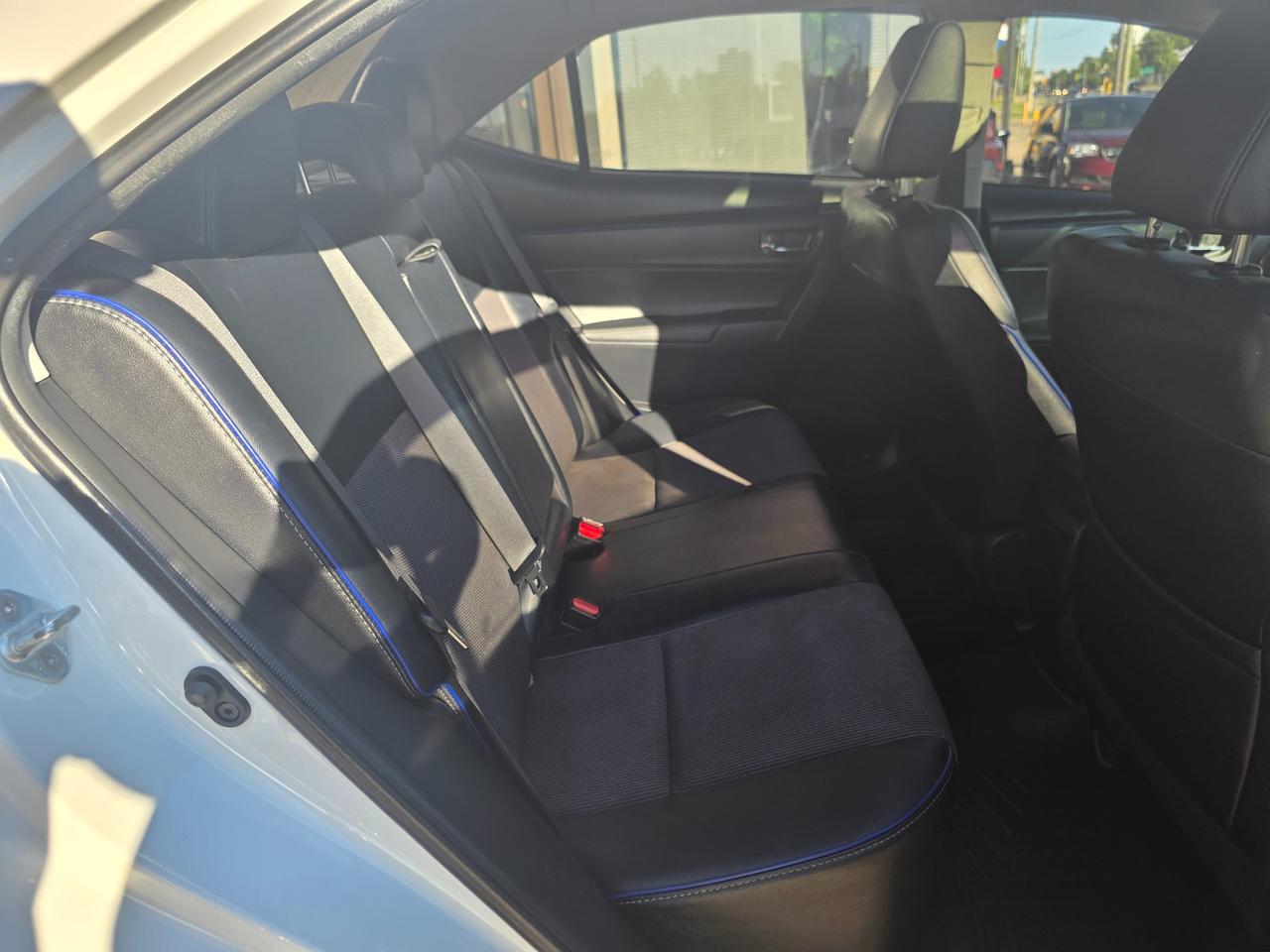 2017 Toyota Corolla SE ONE OWNER | ACCIDENT FREE | Sunroof | Backup Camera Photo