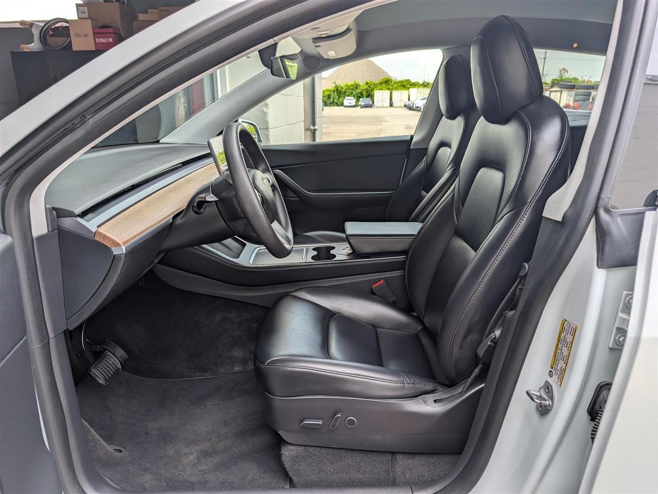 2021 Tesla Model Y LONG RANGE AWD - DUAL MOTOR Photo
